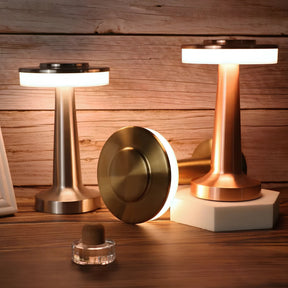 Luminária de Mesa Sem Fio em Metal LED Recarregável com Intensidade Regulável