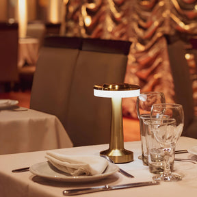 Luminária de Mesa Sem Fio em Metal LED Recarregável com Intensidade Regulável