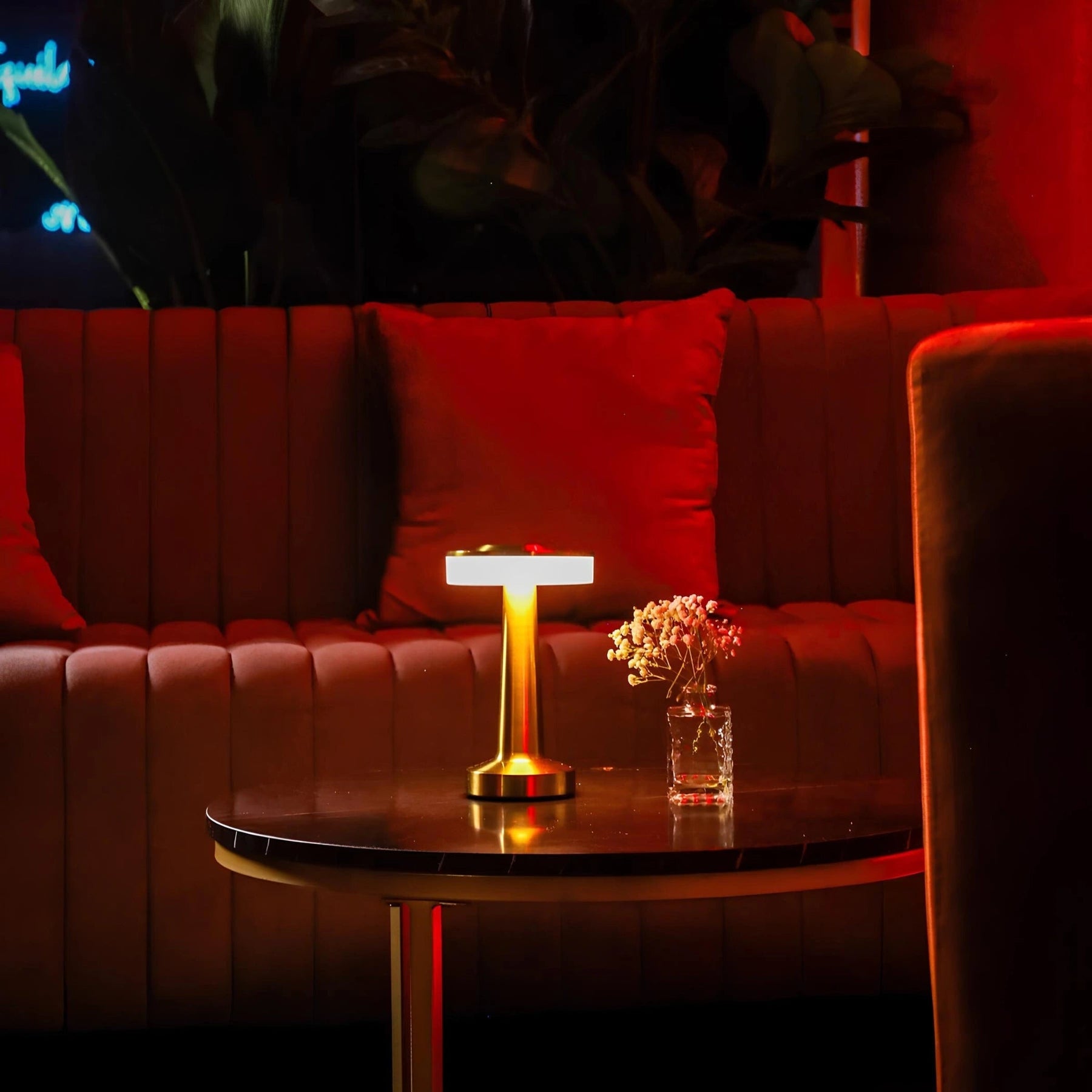 Luminária de Mesa Sem Fio em Metal LED Recarregável com Intensidade Regulável