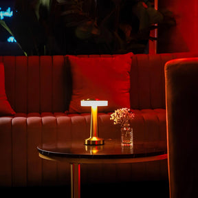 Luminária de Mesa Sem Fio em Metal LED Recarregável com Intensidade Regulável