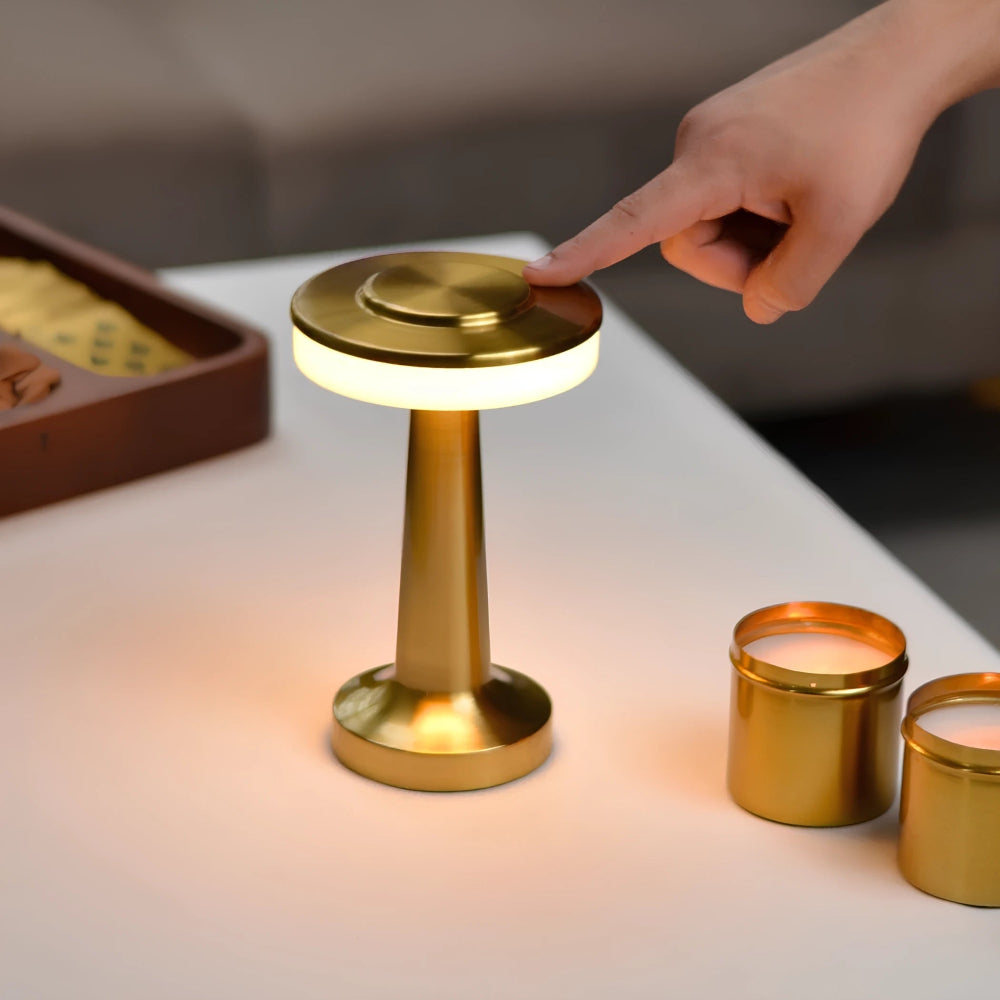 Luminária de Mesa Sem Fio em Metal LED Recarregável com Intensidade Regulável