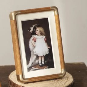 Porta-Retrato de Mesa Brooks | Design Vintage em Madeira e Latão